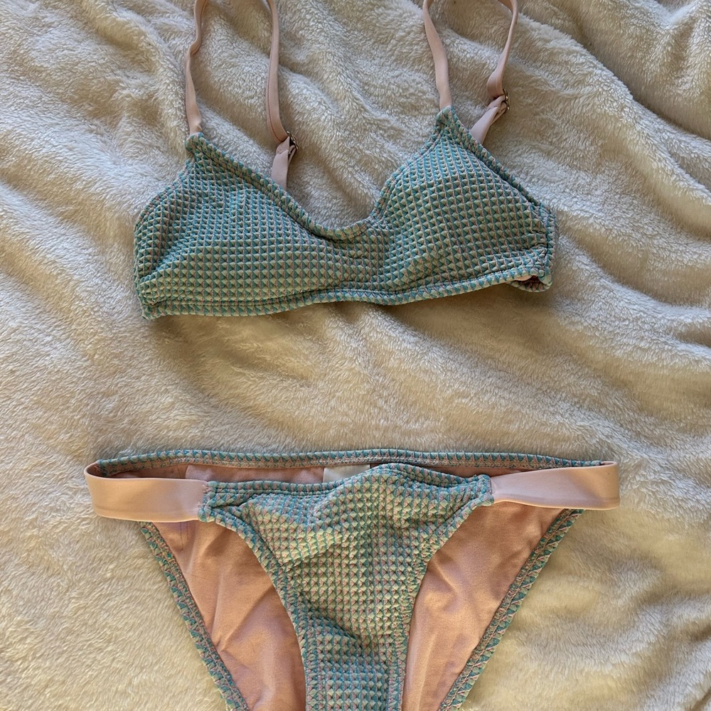 cute and shiny bikini set!